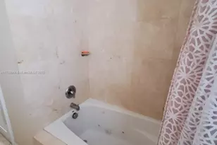 2020 NE 203rd St, Miami, FL 33179 - Photo 21