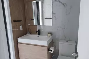 2020 NE 203rd St, Miami, FL 33179 - Photo 33