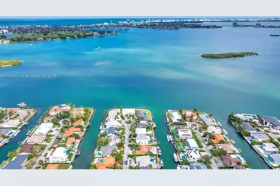 1990 NE 119th Rd, North Miami, FL 33181 - Photo 11