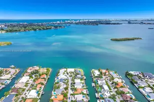 1990 NE 119th Rd, North Miami, FL 33181 - Photo 11