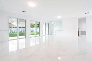 910 SW 24th Rd, Miami, FL 33129 - Photo 9