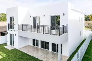 910 SW 24th Rd, Miami, FL 33129 - Photo 3