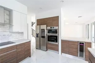 910 SW 24th Rd, Miami, FL 33129 - Photo 15