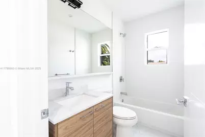 910 SW 24th Rd, Miami, FL 33129 - Photo 23