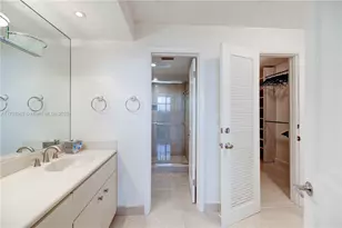609 Ocean Dr, Key Biscayne, FL 33149 - Photo 17