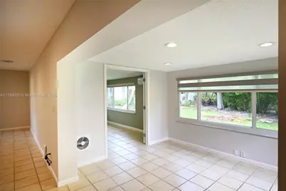 1130 W Cypress Dr #V-16, Pompano Beach, FL 33069 - Photo 13