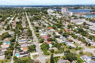 1679 NE 181st St, North Miami Beach, FL 33162 - Photo 5