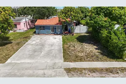 1679 NE 181st St, North Miami Beach, FL 33162 - Photo 3