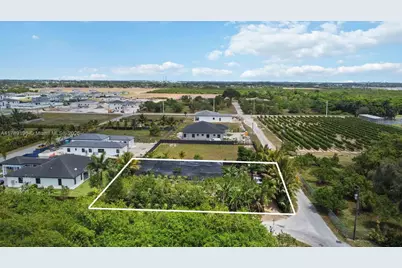 19785 SW 326th St, Homestead, FL 33030 - Photo 3