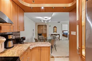 5225 Collins Ave, Miami Beach, FL 33140 - Photo 11