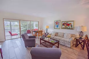 2751 N Palm Aire Dr, Pompano Beach, FL 33069 - Photo 5