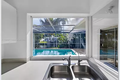 2020 NW 33rd Ct, Oakland Park, FL 33309 - Photo 15