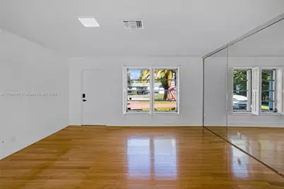 2020 NW 33rd Ct, Oakland Park, FL 33309 - Photo 9