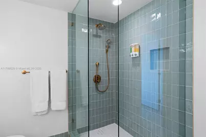 159 NE 6th St #3105, Miami, FL 33132 - Photo 15