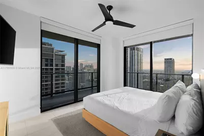 159 NE 6th St #3105, Miami, FL 33132 - Photo 5