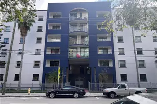 546 SW 1st St, Miami, FL 33130 - Photo 1