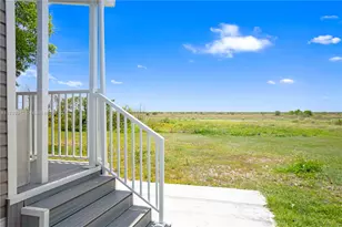 740 NW 219th Ave, Pembroke Pines, FL 33029 - Photo 5