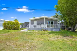 740 NW 219th Ave, Pembroke Pines, FL 33029 - Photo 3