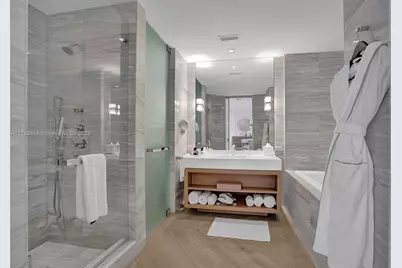 2201 Collins Ave #1215, Miami Beach, FL 33139 - Photo 9