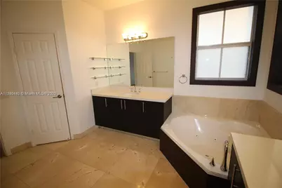 10564 NW 70th Ln, Doral, FL 33178 - Photo 15