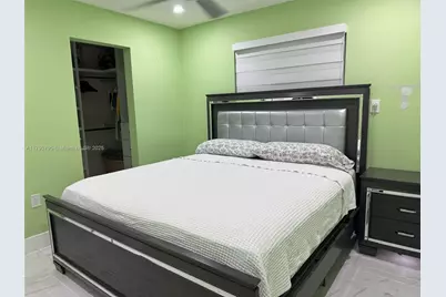 729 E 23rd St, Hialeah, FL 33013 - Photo 15