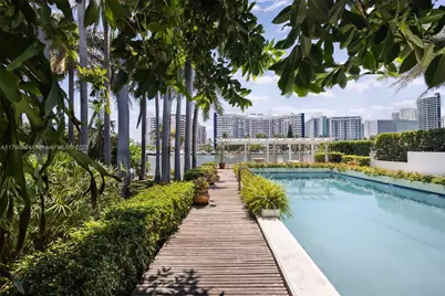 5215 Pine Tree Dr, Miami Beach, FL 33140 - Photo 7