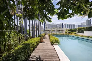 5215 Pine Tree Dr, Miami Beach, FL 33140 - Photo 7