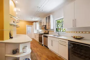 5215 Pine Tree Dr, Miami Beach, FL 33140 - Photo 17