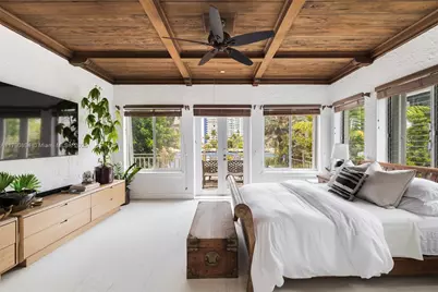 5215 Pine Tree Dr, Miami Beach, FL 33140 - Photo 5