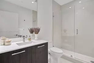 55 SW 9th St, Miami, FL 33130 - Photo 25