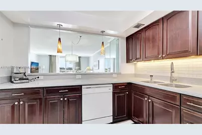 427 Golden Isles Dr #5J, Hallandale Beach, FL 33009 - Photo 7