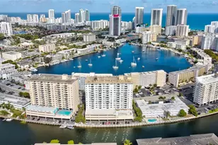 427 Golden Isles Dr, Hallandale Beach, FL 33009 - Photo 43