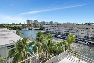 427 Golden Isles Dr, Hallandale Beach, FL 33009 - Photo 31