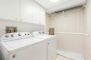 9585 N Belfort Cir, Tamarac, FL 33321 - Photo 23