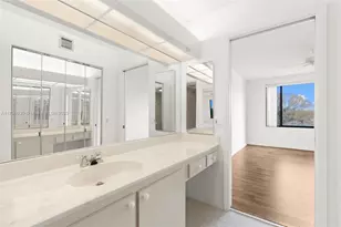 9585 N Belfort Cir, Tamarac, FL 33321 - Photo 35