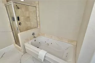 17375 Collins Ave, Sunny Isles Beach, FL 33160 - Photo 39