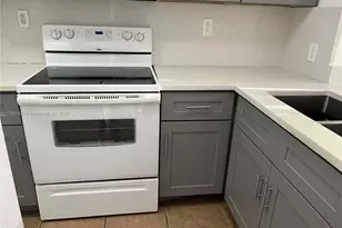 7985 NW 8th St, Miami, FL 33126 - Photo 3