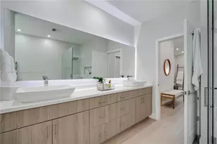 11334 NW 53rd Ln, Doral, FL 33178 - Photo 27