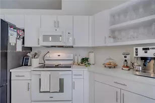 11334 NW 53rd Ln, Doral, FL 33178 - Photo 15