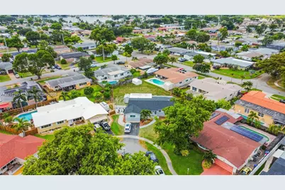 8441 NW 18th St, Pembroke Pines, FL 33024 - Photo 11