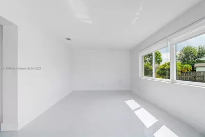 8441 NW 18th St, Pembroke Pines, FL 33024 - Photo 15