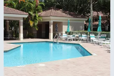 2405 NW 97th Ter, Pembroke Pines, FL 33024 - Photo 5