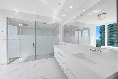 300 S Pointe Dr #1505, Miami Beach, FL 33139 - Photo 11