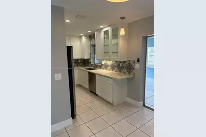 6807 NW 75th St, Tamarac, FL 33321 - Photo 11