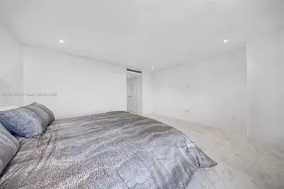9801 Collins Ave #17R, Bal Harbour, FL 33154 - Photo 23