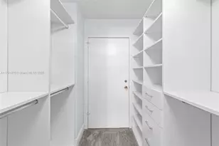 2780 NE 183rd St, Aventura, FL 33160 - Photo 11