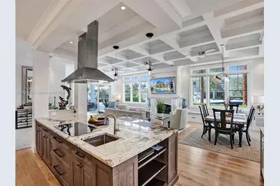 2340 NE 48th St, Lighthouse Point, FL 33064 - Photo 13