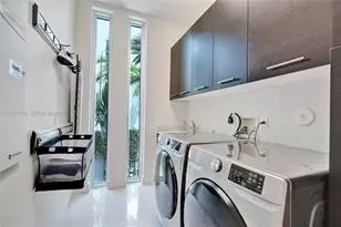 2725 NE 1st St, Pompano Beach, FL 33062 - Photo 27