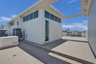 2725 NE 1st St, Pompano Beach, FL 33062 - Photo 47