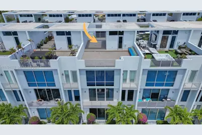 2725 NE 1st St, Pompano Beach, FL 33062 - Photo 9